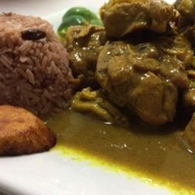 Curried Chicken EntrƩe.